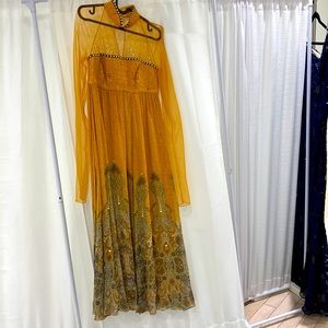 Tarun Tahiliani size S dress. Worn once. Made in India.